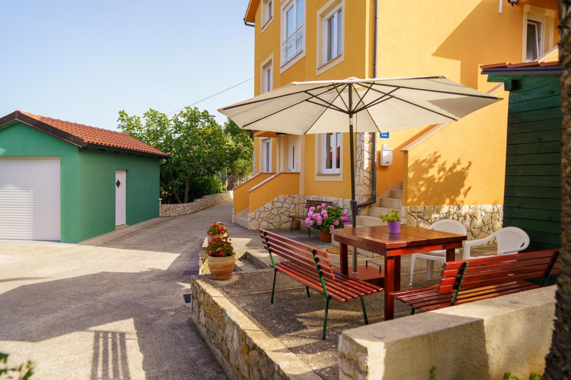 Apartment And Room Borka & Marko Mali Lošinj Exterior foto