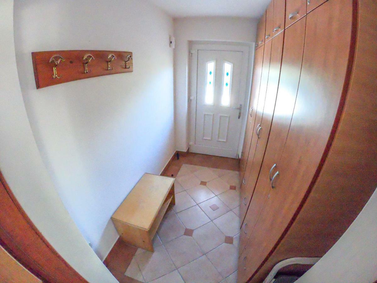 Apartment And Room Borka & Marko Mali Lošinj Exterior foto
