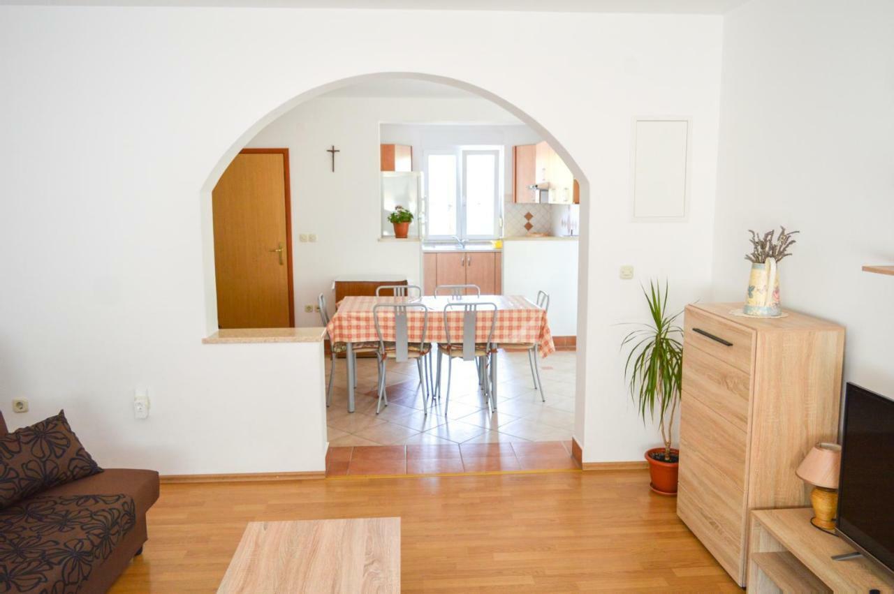Apartment And Room Borka & Marko Mali Lošinj Exterior foto